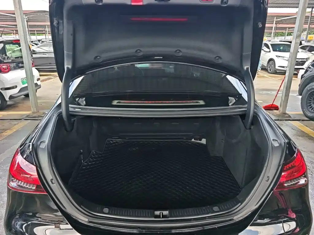 Mercedes-Benz E-Class 2023 — фото 19