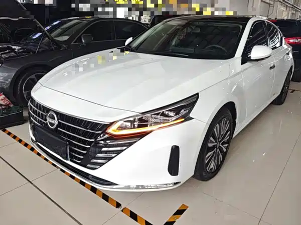 Nissan Teana 2023
