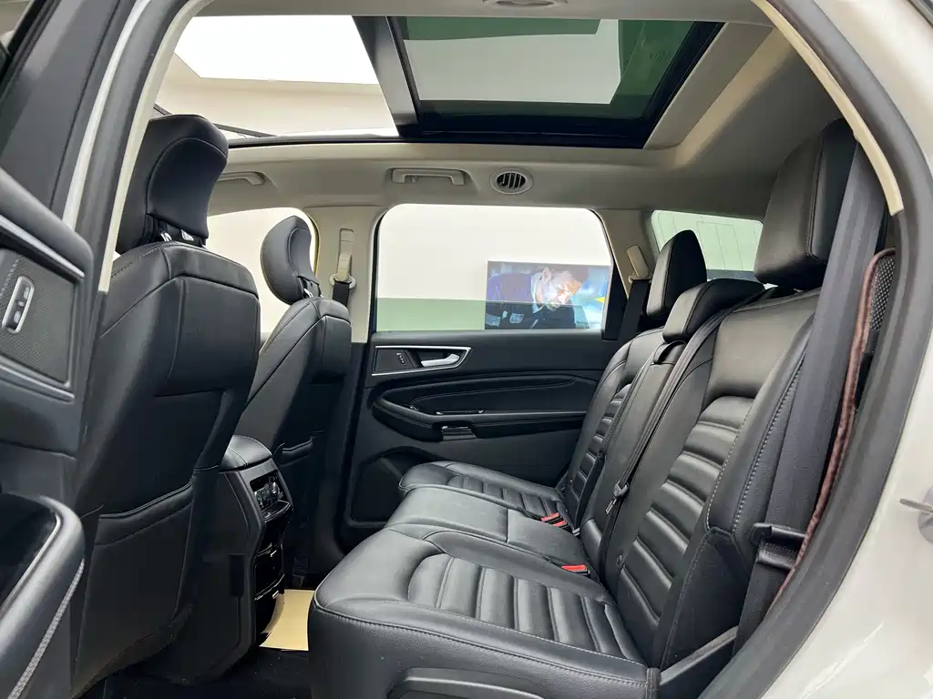 Ford Edge 2020 — фото 23
