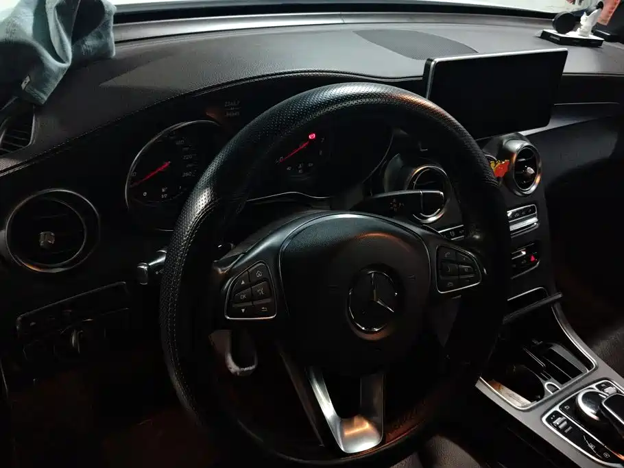 Mercedes-Benz GLC 2017 — фото 12