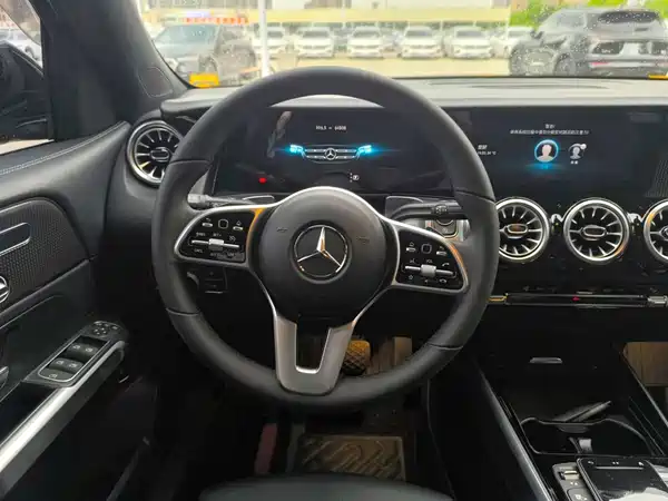 Mercedes-Benz GLB 2022