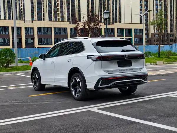 Volkswagen Tiguan L 2025
