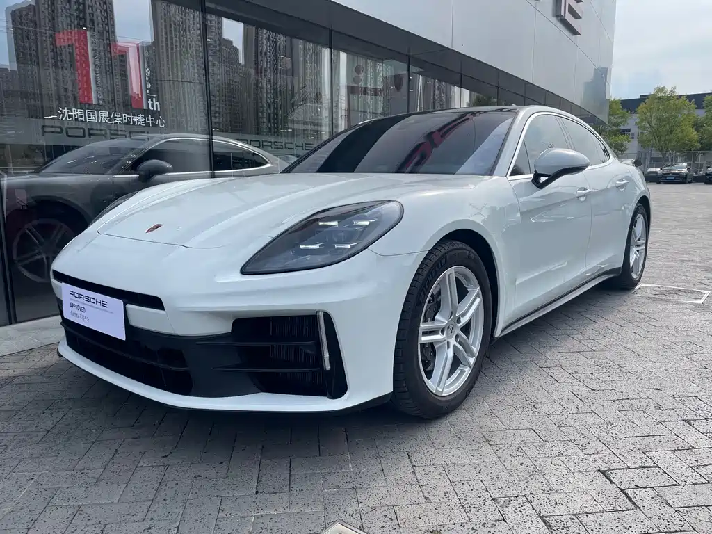 Porsche Panamera 2025