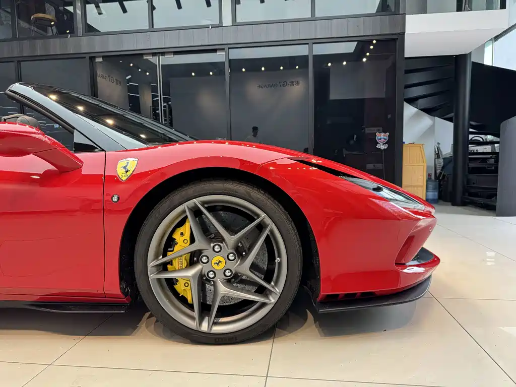 Ferrari F8 2022 — фото 20