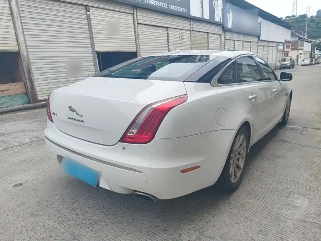 Jaguar XJ 2015