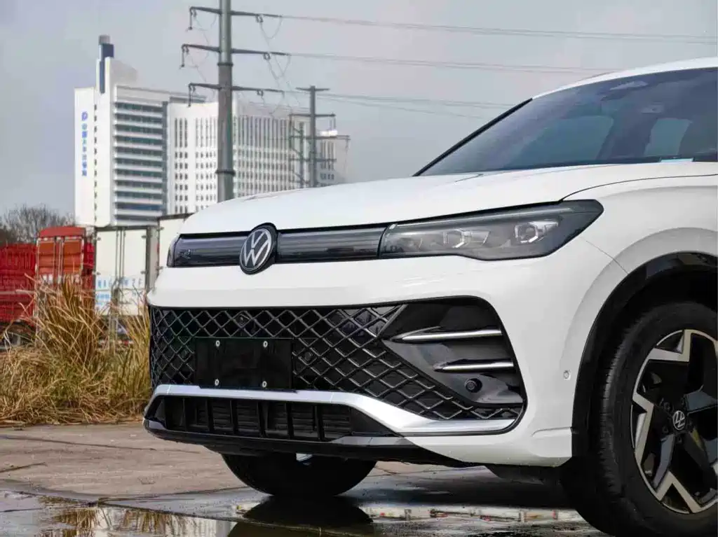 Volkswagen Tiguan L 2024 — фото 12