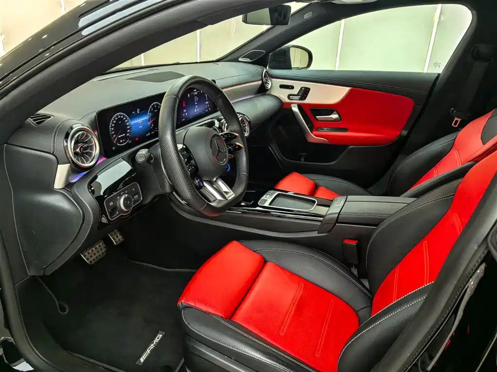 Mercedes-Benz CLA AMG 2025 — фото 4