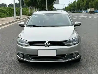 Volkswagen Sagitar 2014