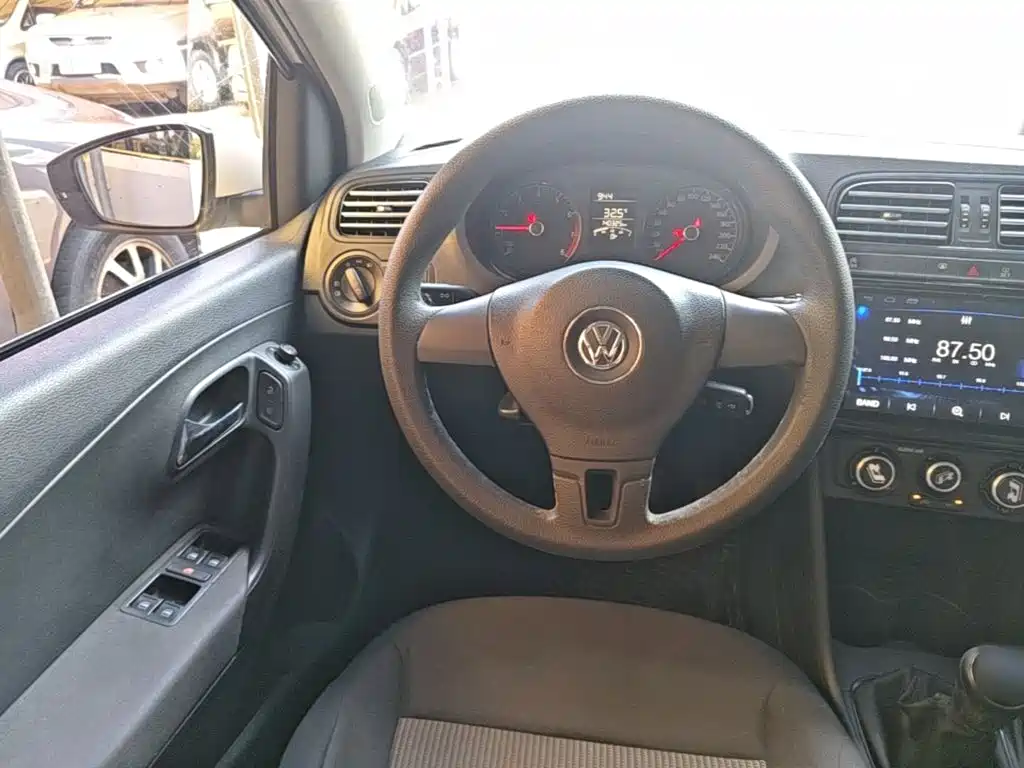 Volkswagen Polo 2019 — фото 11