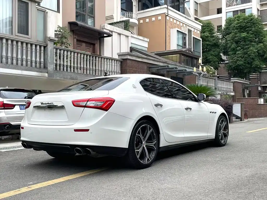 Maserati Ghibli 2017 — фото 5