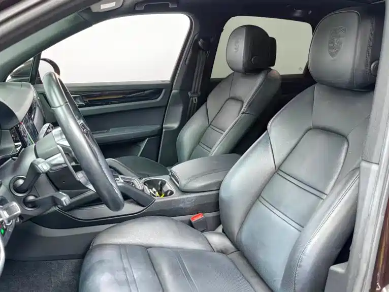 Porsche Cayenne 2019 — фото 12