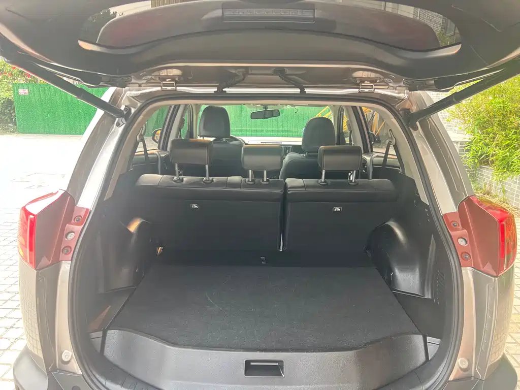 Toyota RAV4 2015 — фото 22