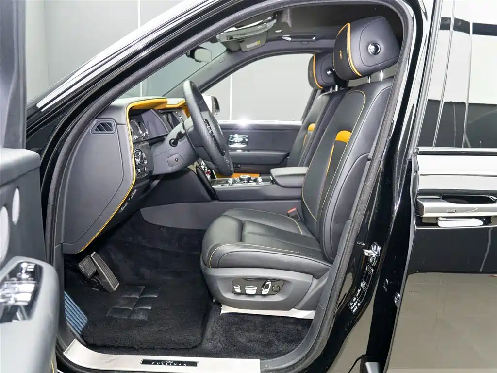 Rolls-Royce Cullinan 2021