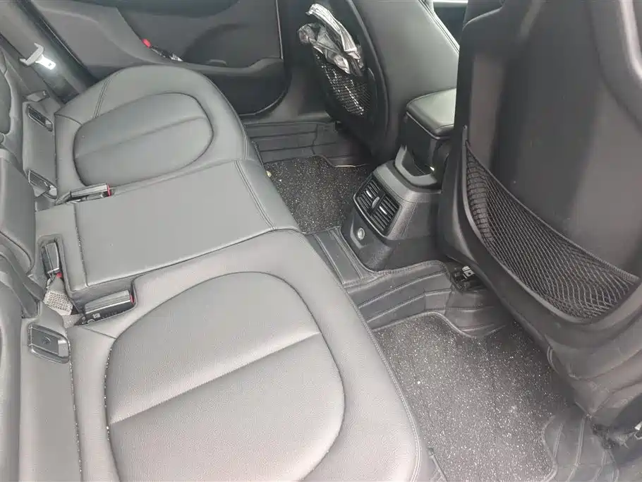 BMW 2 Series Active Tourer 2017 — фото 11
