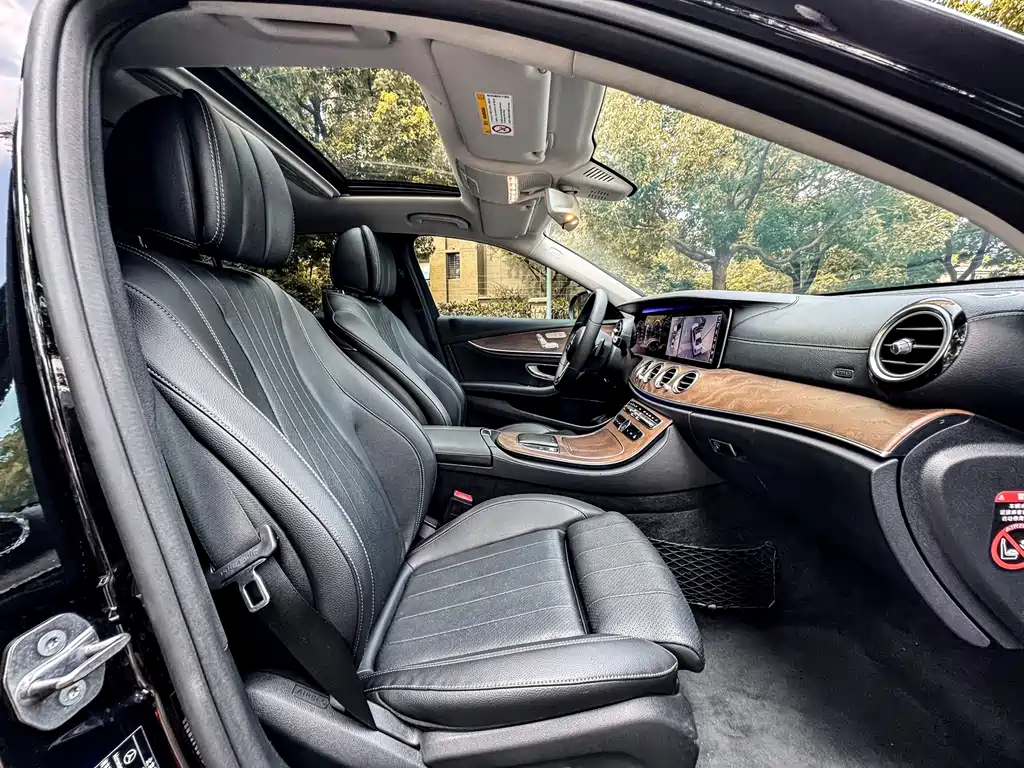 Mercedes-Benz E-Class 2019 — фото 15