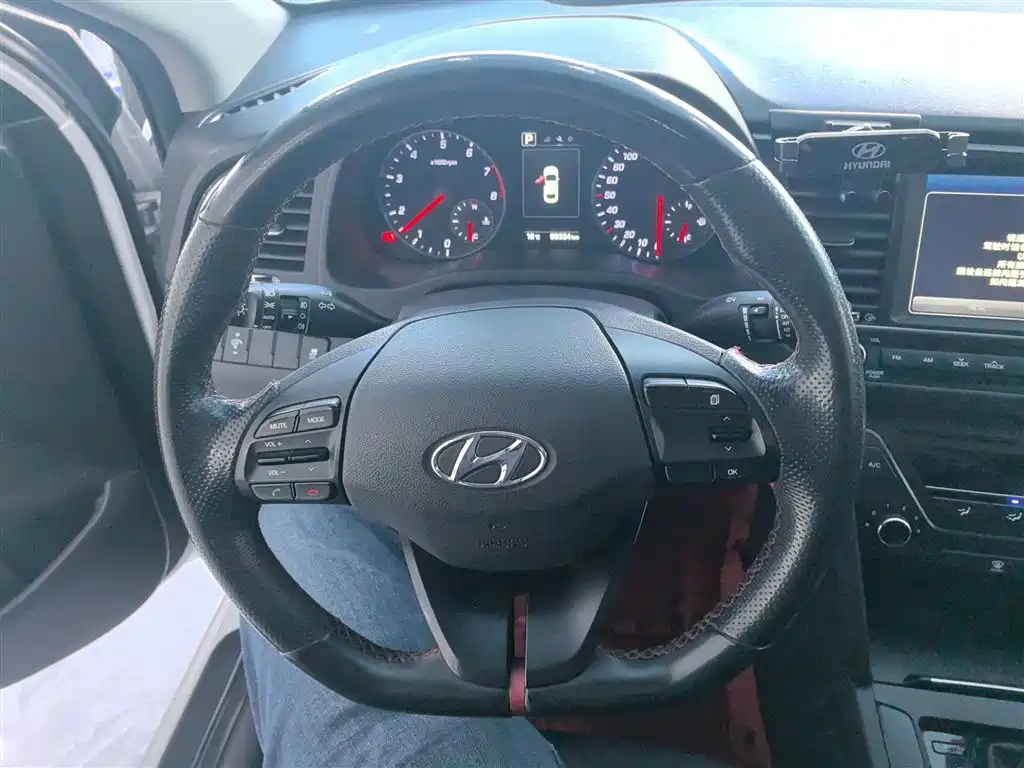 Hyundai Elantra 2019 — фото 3
