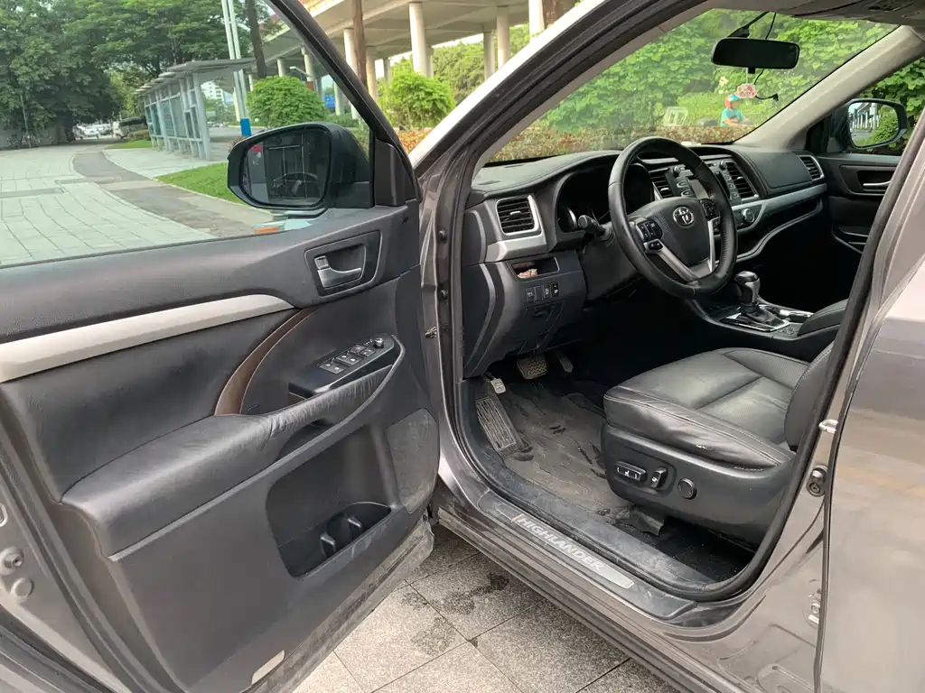 Toyota Highlander 2015 — фото 8