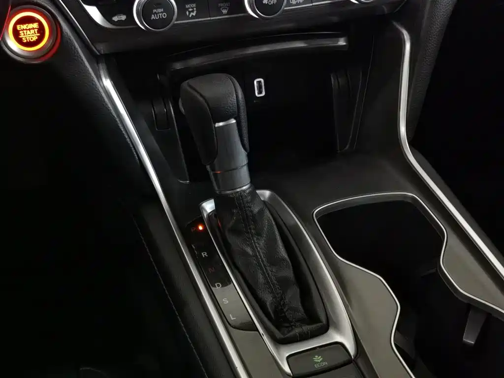Honda Accord 2021 — фото 13