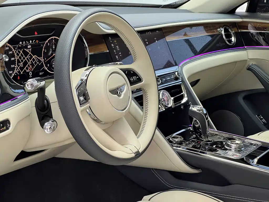 Bentley Flying Spur 2021 — фото 13