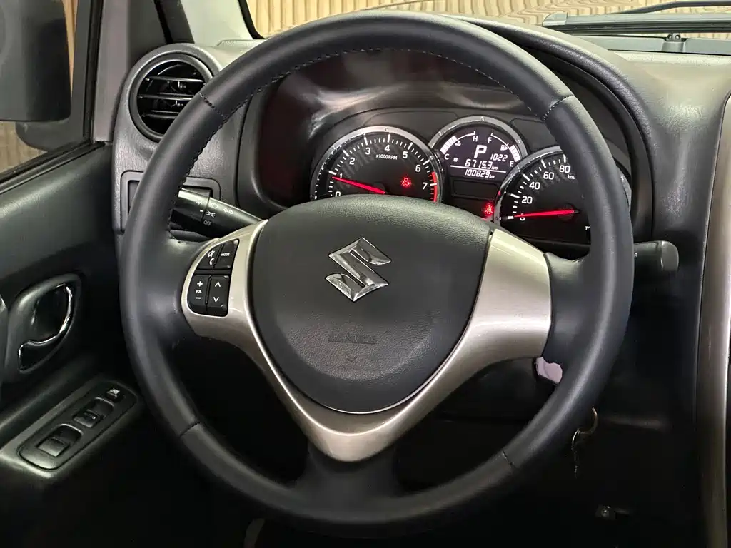 Suzuki Jimny 2017 — фото 10