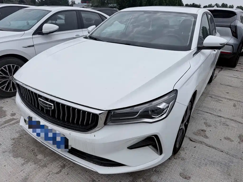 Geely Emgrand 2022