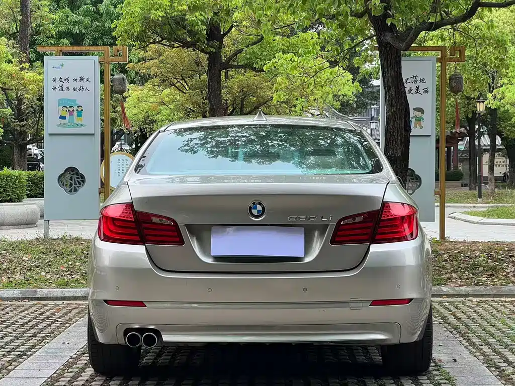 BMW 5 Series 2013 — фото 11