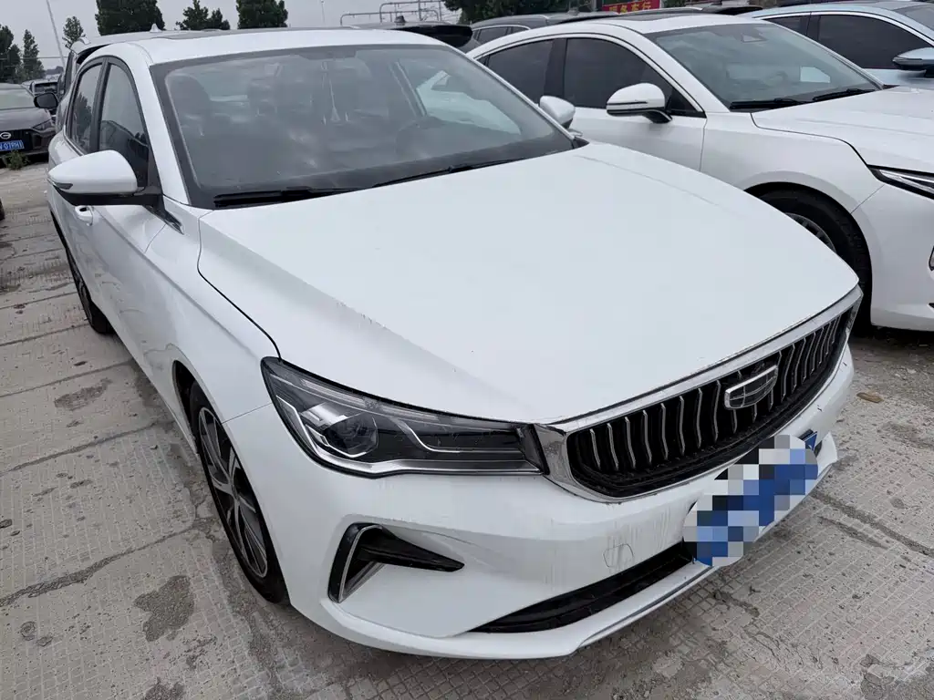Geely Emgrand 2022