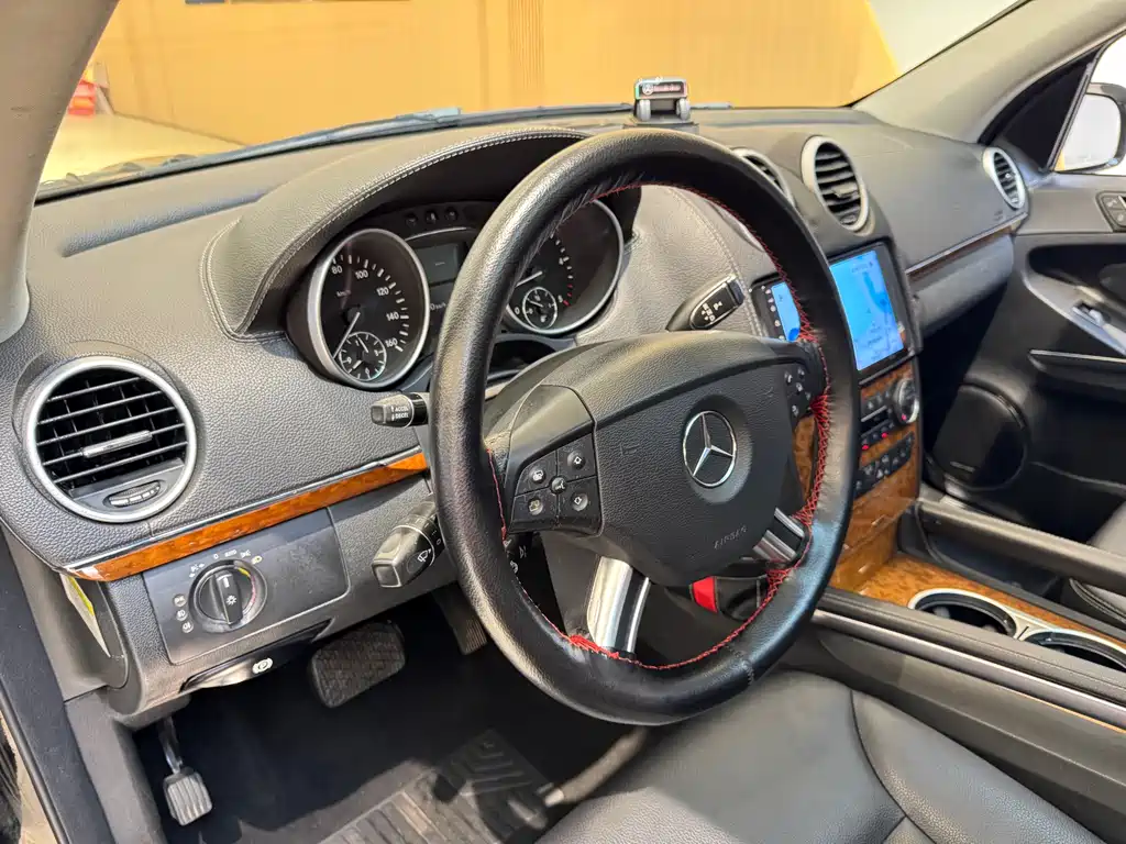 Mercedes-Benz GL-Class 2010 — фото 18