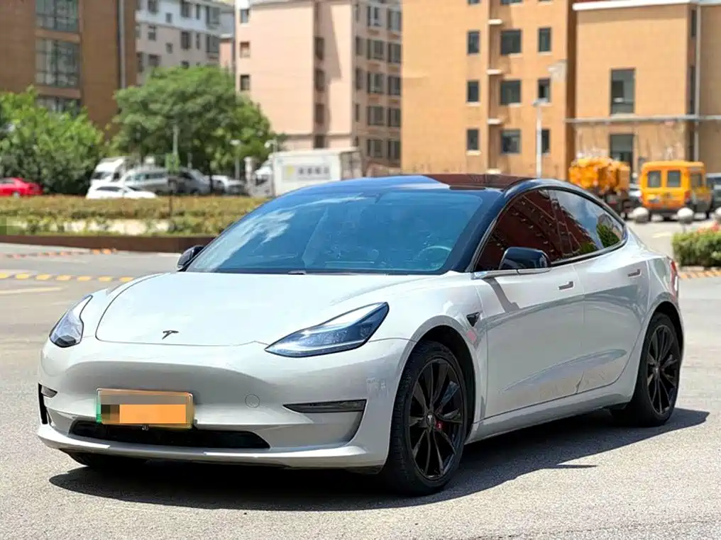 Tesla Model 3 2020 — фото 1