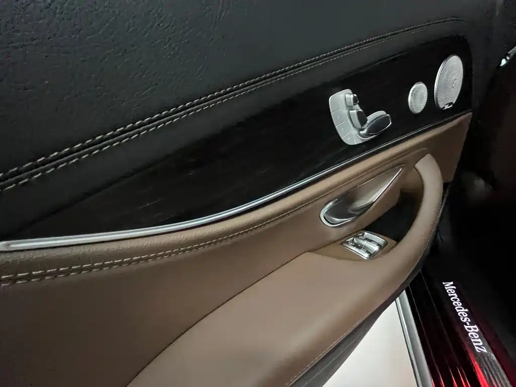Mercedes-Benz E-Class 2023 — фото 12