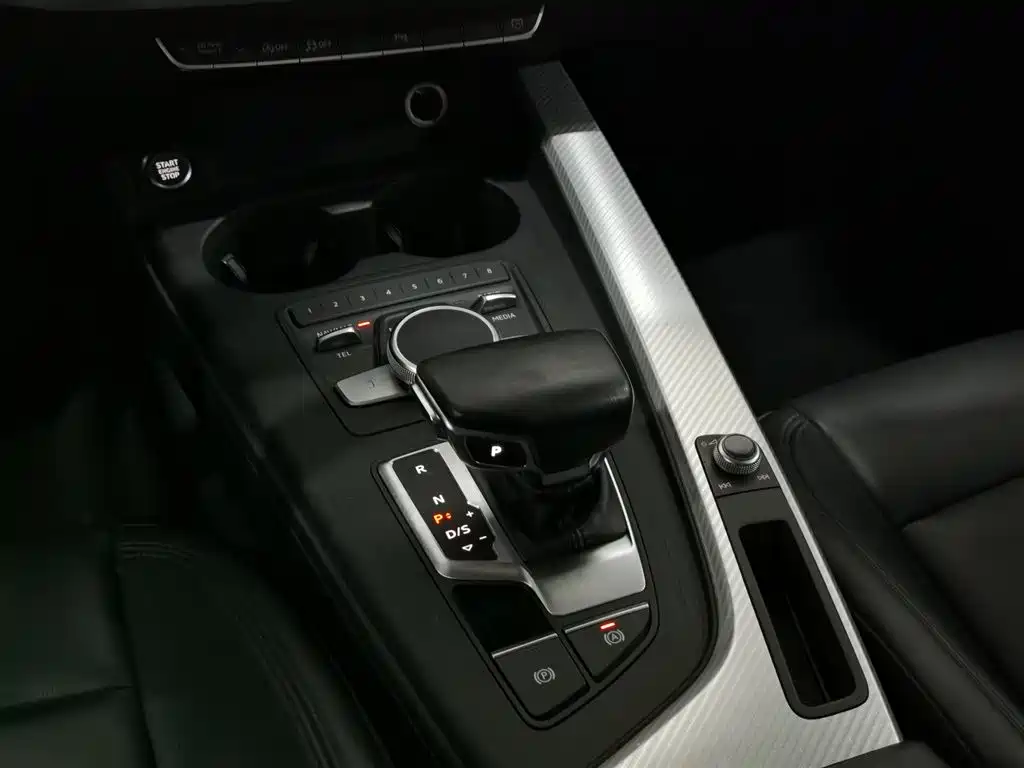 Audi A4L 2017 — фото 13