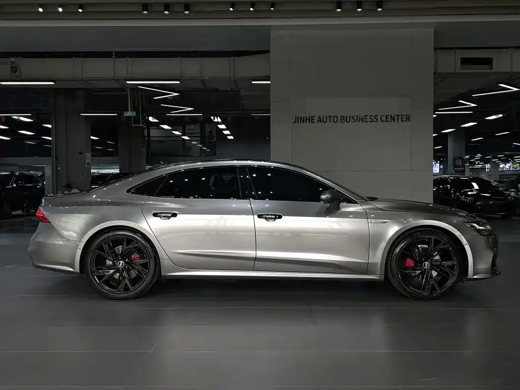 Audi A7L 2025 — фото 6