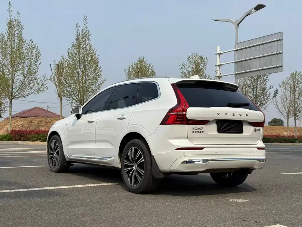 Volvo XC60 2022