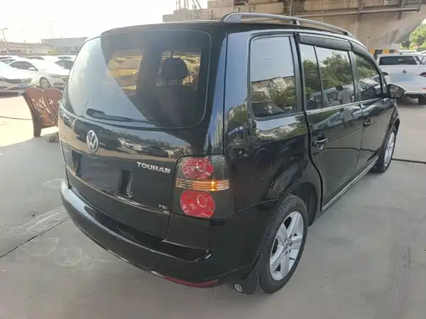 Volkswagen Touran 2015