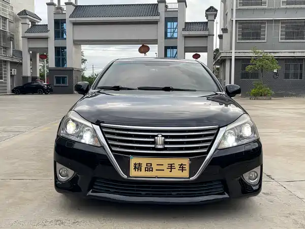 Toyota Crown 2012