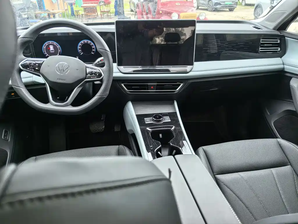 Volkswagen Tiguan L 2025