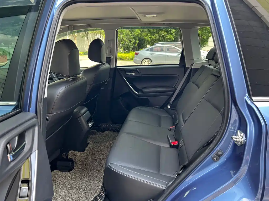 Subaru Forester 2018 — фото 11