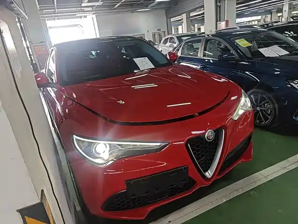 Alfa Romeo Stelvio 2017