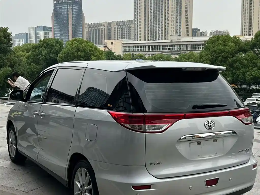 Toyota Previa 2016 — фото 4