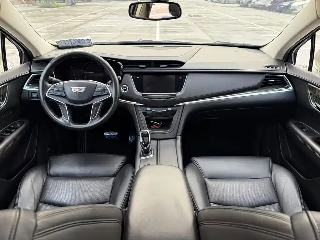 Cadillac XT5 2016 — фото 12