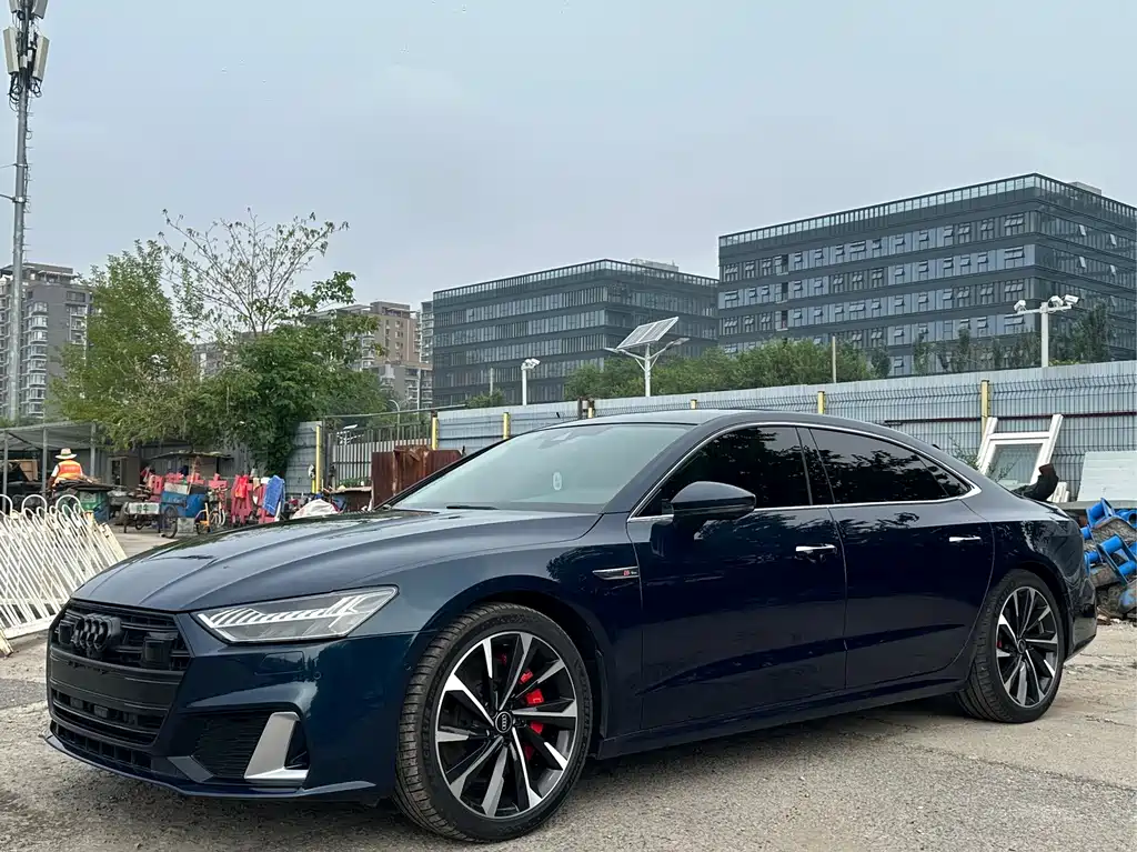 Audi A7L 2022 — фото 1