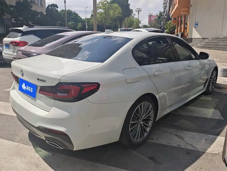 BMW 5 Series 2019 — фото 3