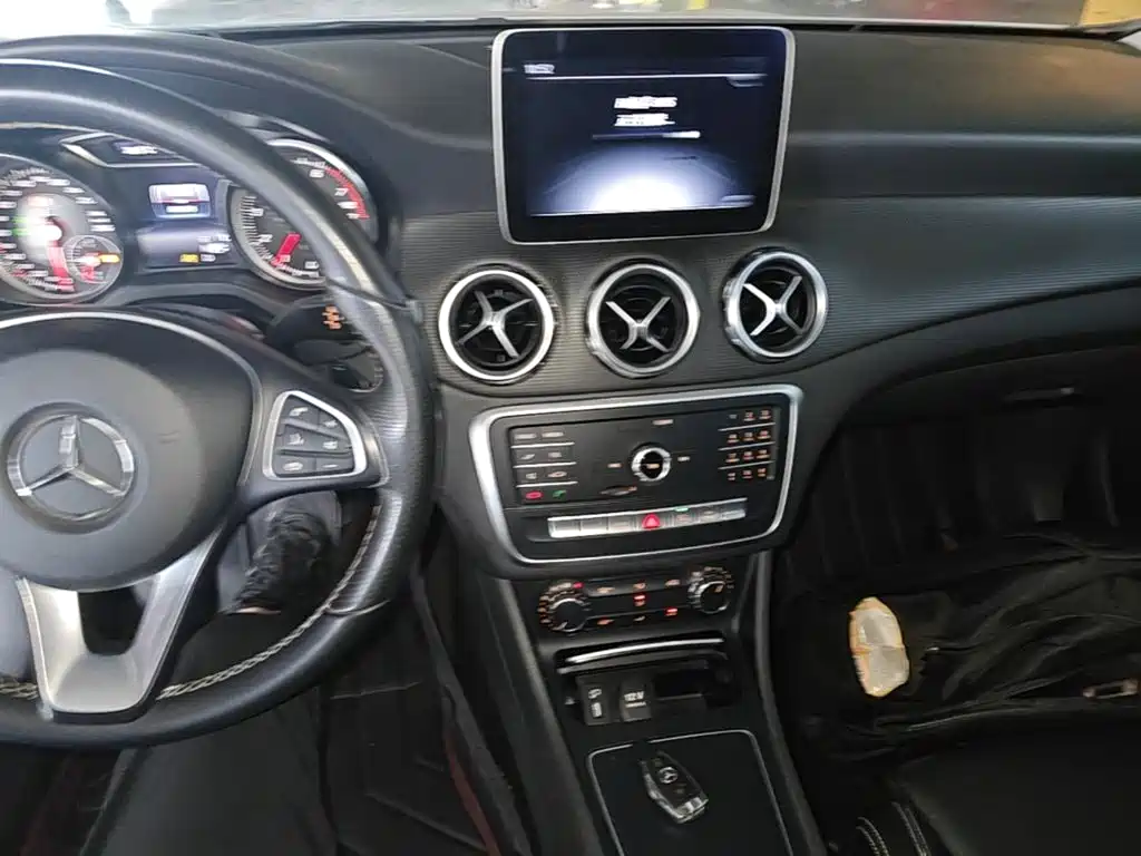 Mercedes-Benz GLA 2018 — фото 10