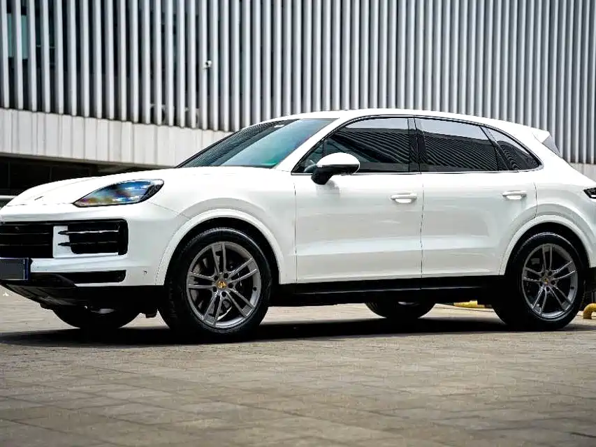 Porsche Cayenne 2024 — фото 1