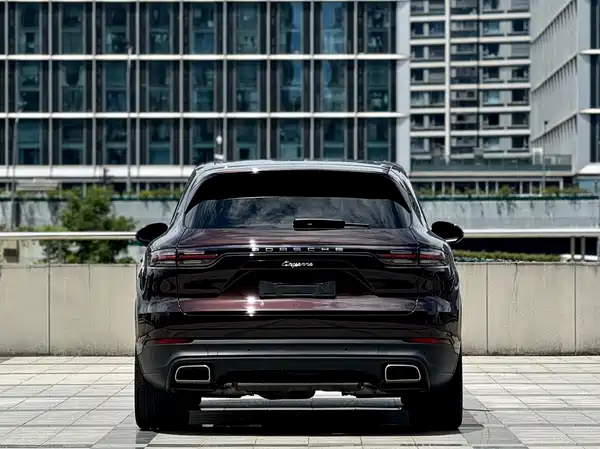 Porsche Cayenne 2021