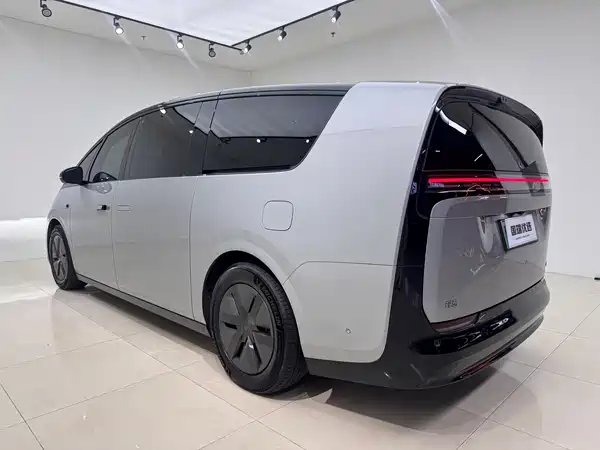 Li Auto MEGA 2024