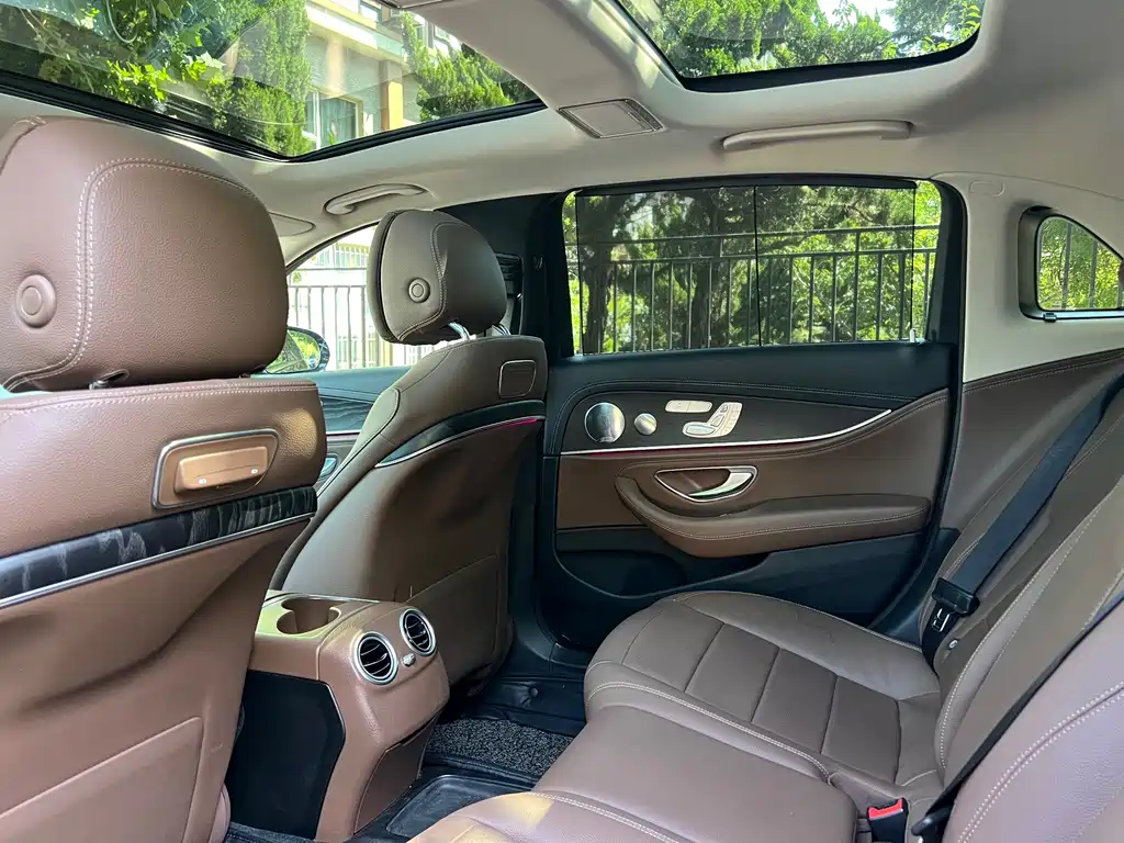Mercedes-Benz E-Class 2020 — фото 10