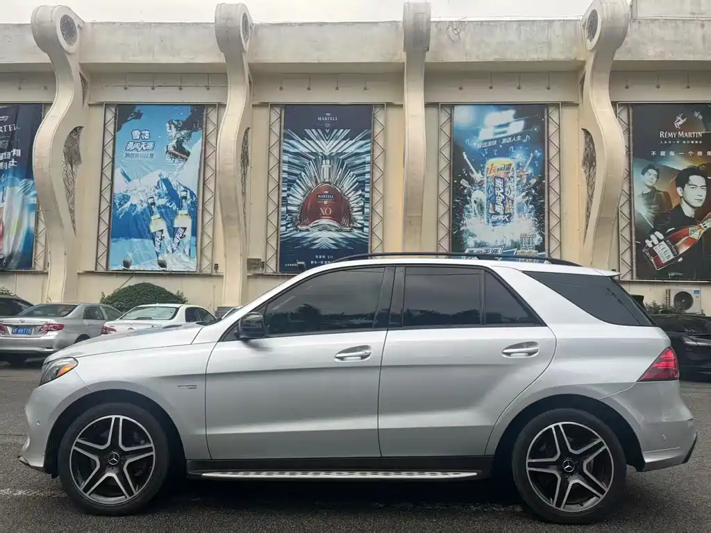 Mercedes-Benz GLE AMG 2018 — фото 14