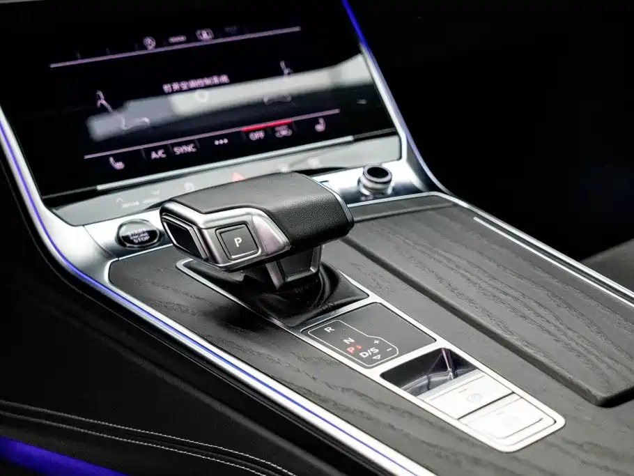 Audi A6L 2023 — фото 11