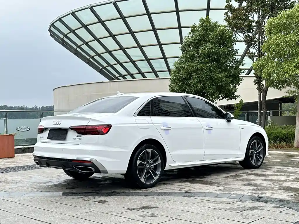Audi A4L 2021